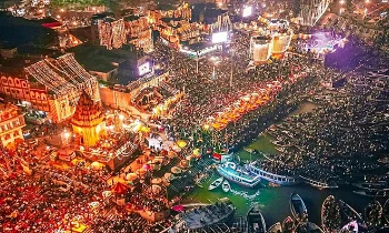 वाराणसी का देव दीपावली उत्सव