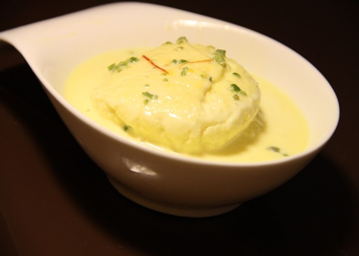 Bread Rasmalai Recipe: फेस्टिव सीजन में घर पर बनाएं स्वादिष्ट ब्रेड रसमलाई, नोट कर लें रेसिपी