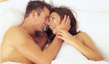 Intimacy During Periods । बिना किसी हिचकिचाहट के पीरियड्स में अंतरंगता का आनंद कैसे लें?