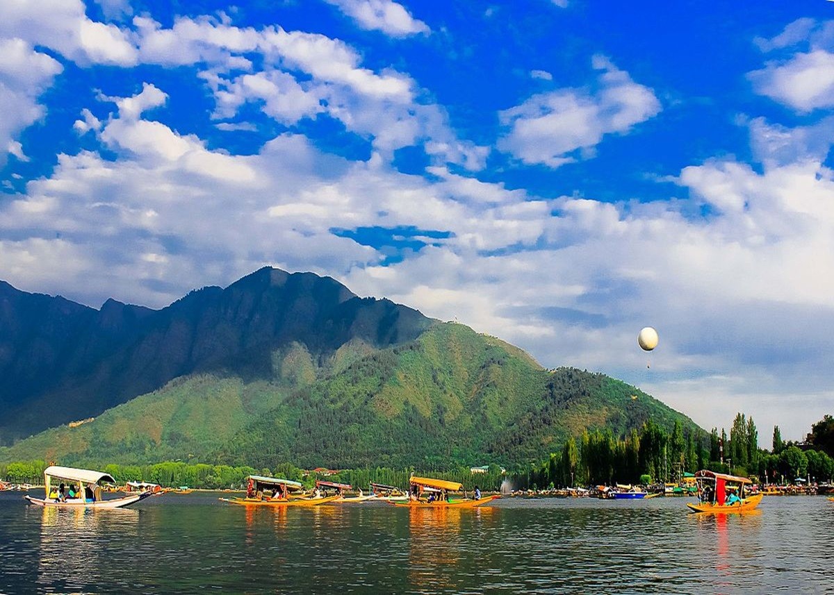 Travel Tips: IRCTC ने शुरू किया क्रिसमस स्पेशल टूर पैकेज, जानें किराया और बाकी डिटेल्स