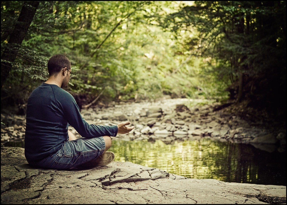 Meditation: मेडिटेशन करने से शांत होता है मन, जानिए कब और कैसे करें इसकी शुरूआत