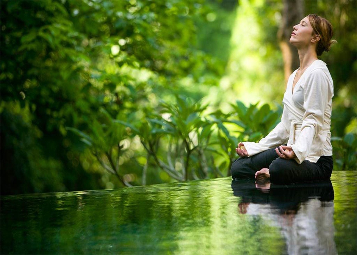 Best Meditation Tips: मेडिटेशन करते समय भटकता है मन तो फॉलो करें ये टिप्स, मिलेगा पूरा लाभ