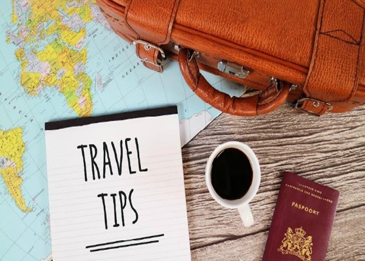 Travel Tips: परिवार संग ट्रिप का उठाना चाहते हैं पूरा लुत्फ तो काउच सर्फिंग में मिलेंगे कई सारे फायदे