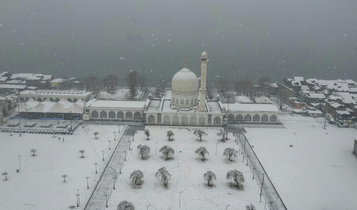 Hazratbal Dargah