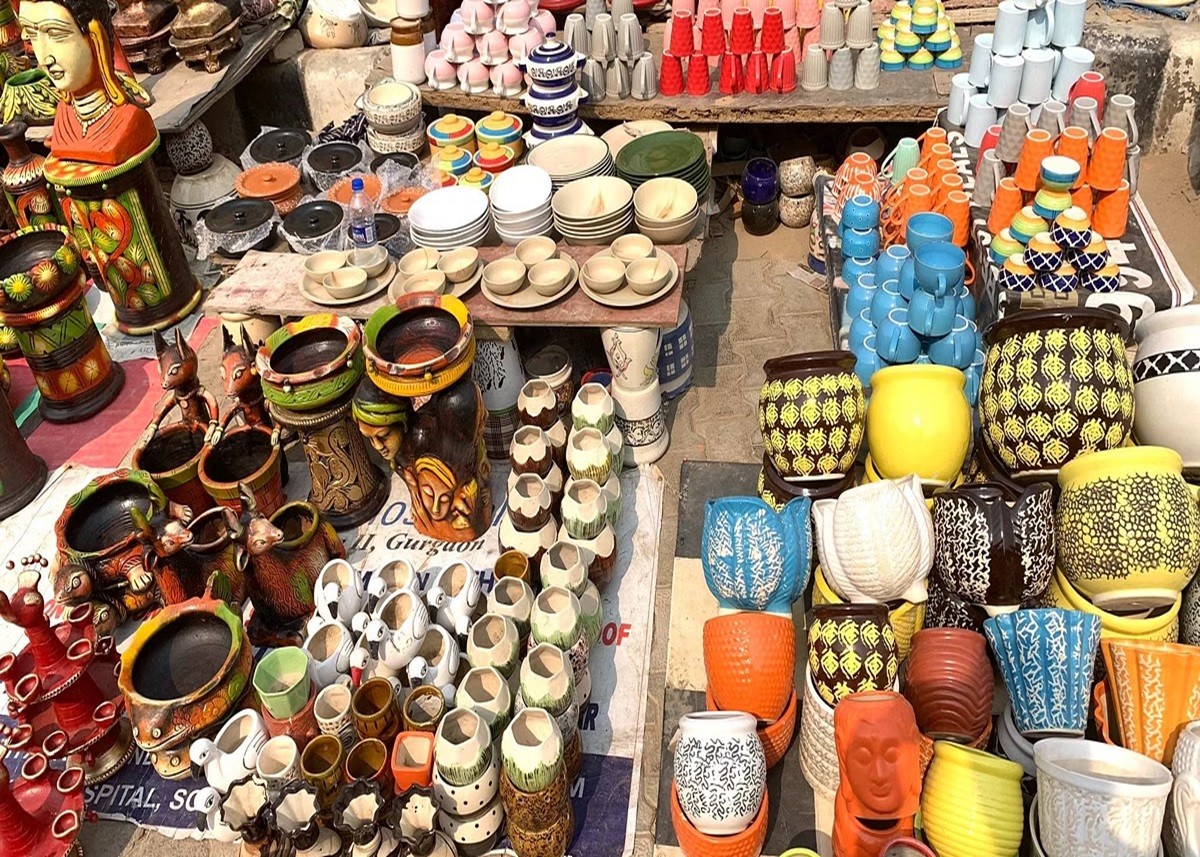 Banjara Market: बेहद फेमस और पुरानी है गुरुग्राम की बंजारा मार्केट, जाने से पहले जरूर जान लें ये बातें