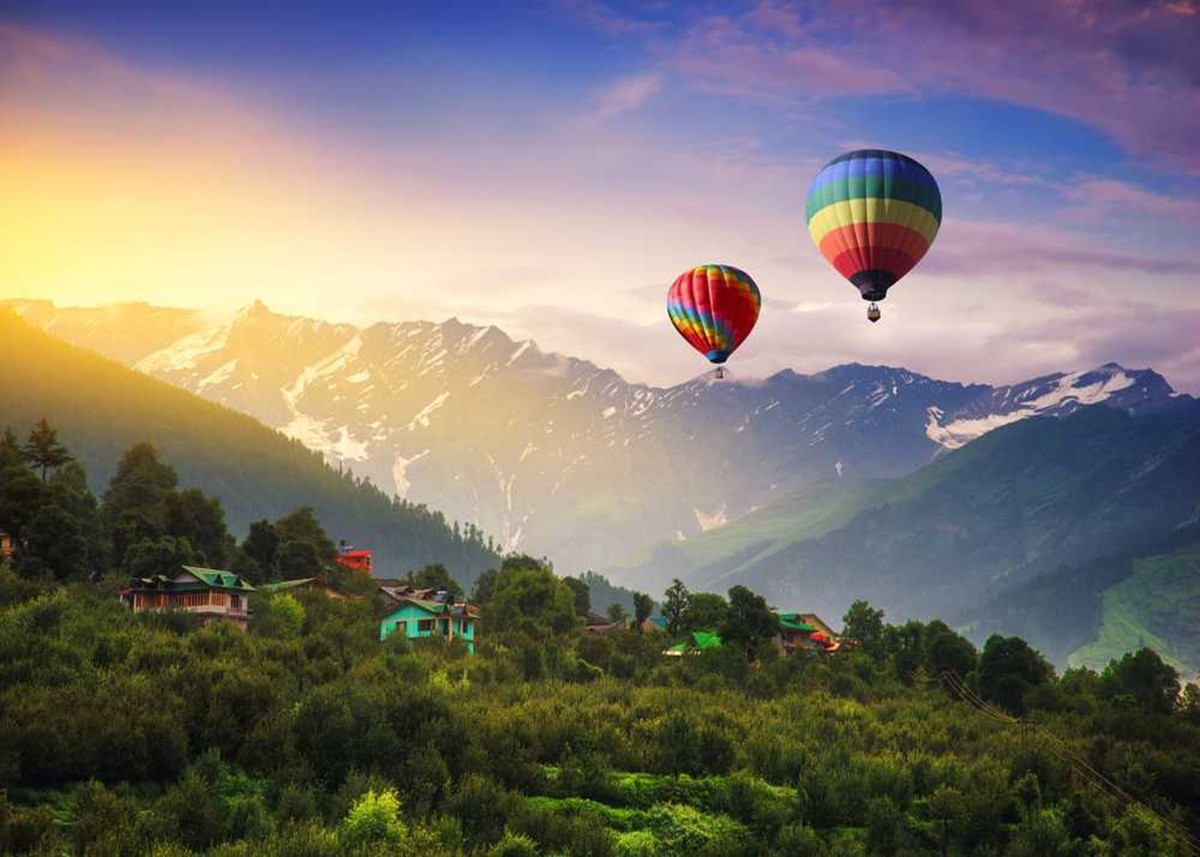 Travel Tips: गर्मियों में सुकून की तलाश में एक्सप्लोर करें ये हिल स्टेशन, जन्नत में होने का होगा एहसास