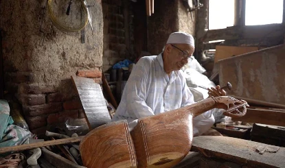 पारम्परिक कश्मीरी संगीत वाद्ययंत्र बनाने वाले पद्मश्री Ghulam Mohammad Zaz से खास बातचीत