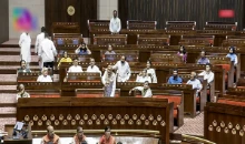 Sansad Diary: संसद में विपक्ष का हंगामा जारी, सरकार का दावा, किसान हमारी सर्वोच्च प्राथमिकता 