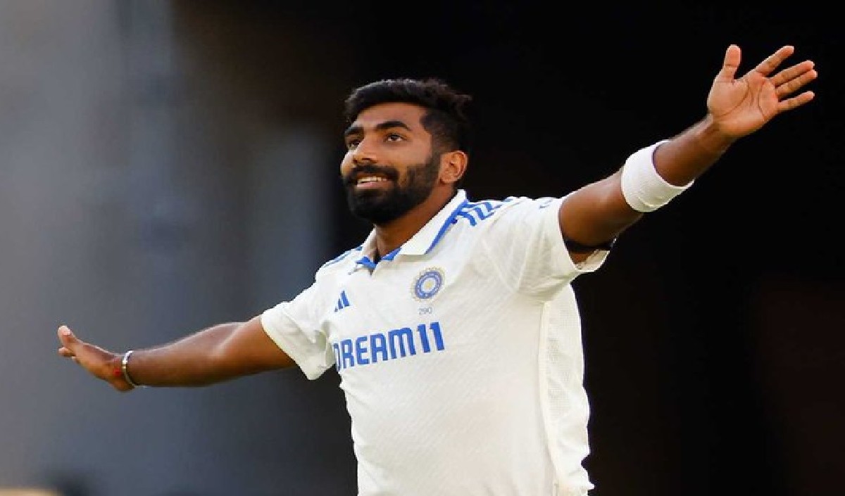 नया साल शुरू होते ही जसप्रीत बुमराह के नाम हुआ ये रिकॉर्ड, बने पहले भारतीय गेंदबाज नया साल शुरू होते ही जसप्रीत बुमराह के नाम हुआ ये रिकॉर्ड, बने पहले भारतीय गेंदबाज