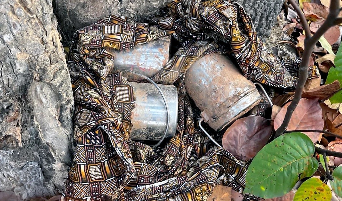 छत्तीसगढ़ के बीजापुर में नक्सलियों के आईईडी विस्फोट में दो पुलिसकर्मी घायल