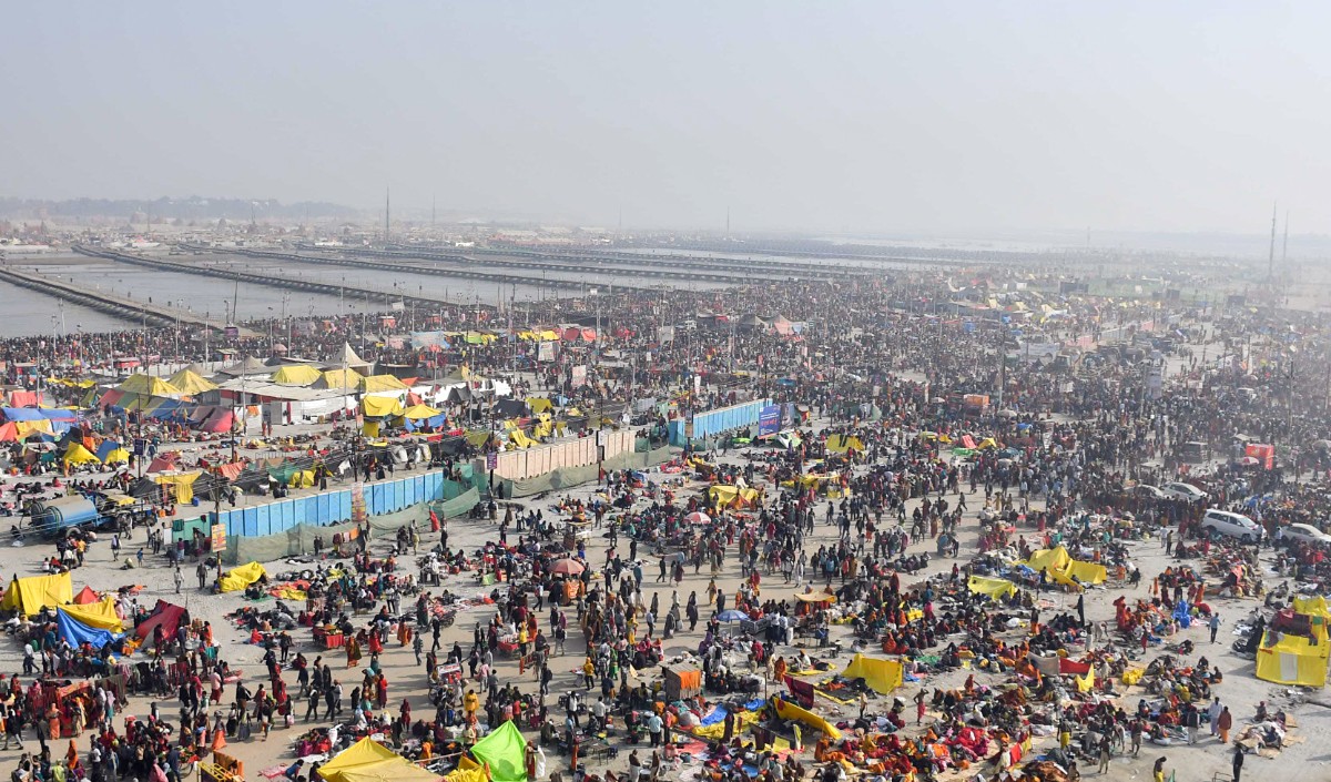 प्रयागराज में महाकुंभ में टेंट में लगी आग, किसी के हताहत होने की खबर नहीं प्रयागराज में महाकुंभ में टेंट में लगी आग, किसी के हताहत होने की खबर नहीं