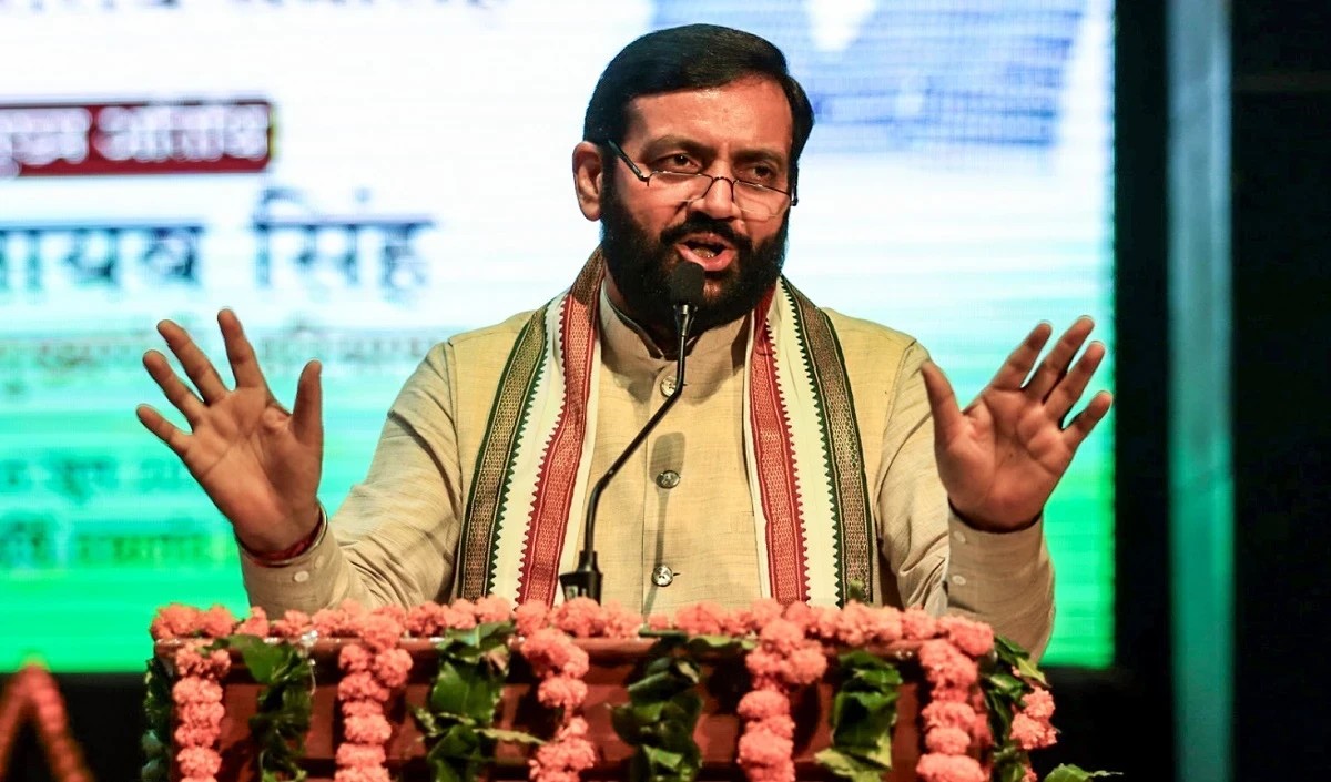 हरियाणा और दिल्ली के लोगों से माफी मांगें केजरीवाल