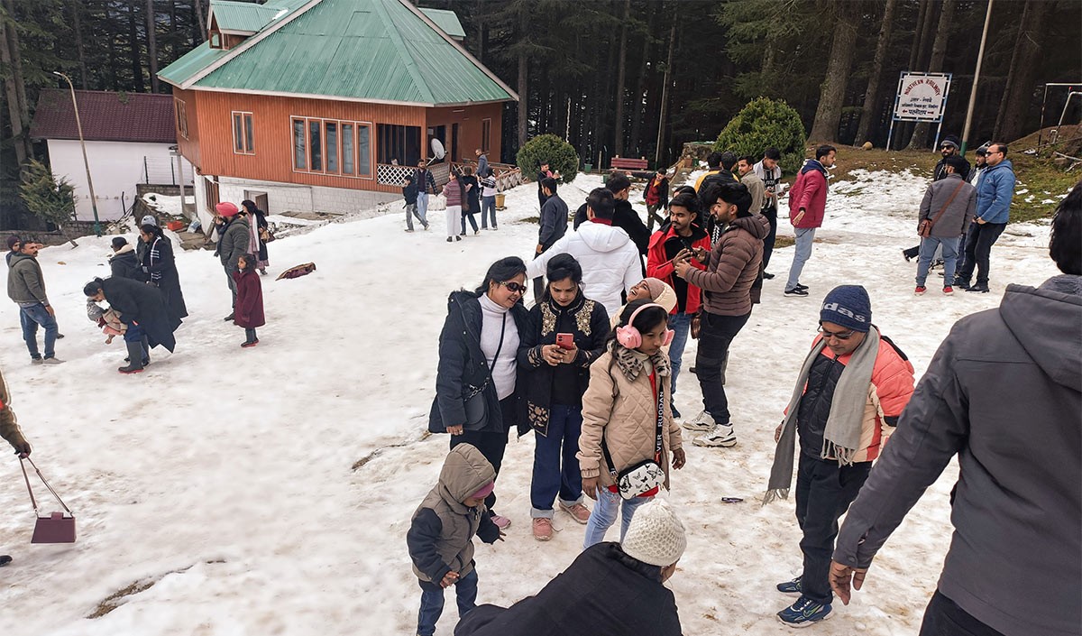 kashmir snow fall