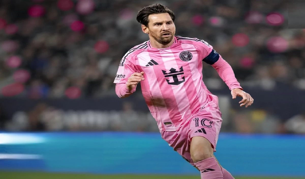 भारत के फुटबॉल प्रेमियों के लिए बड़ी खबर: मेसी का भारत दौरा, क्या है खास? Messi Confirms India Tour news image