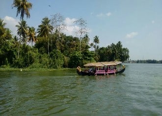 Kerala Romantic Getaways: केरल की अद्भुत खूबसूरती में खो जाएं, पार्टनर संग यादगार छुट्टियों के लिए ये हैं बेस्ट जगहें