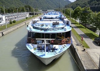 Travel Tips: यमुना की लहरों पर क्रूज का रोमांच, दिल्ली में मिलेगा अनोखा जल पर्यटन का अनुभव