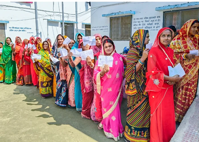 Bihar Polls: मुजफ्फरपुर ने मारी बाजी, पहले चरण में 71.41% रिकॉर्ड वोटिंग, जानिए बाकी जिलों का हाल