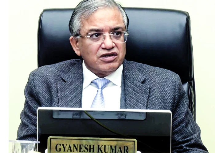 वीवीपैट पर्चियों पर बिहार में बवाल, चुनाव आयोग का एक्शन, ARO सस्पेंड, FIR दर्ज