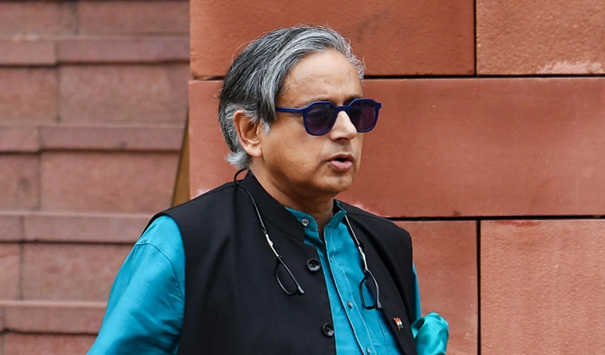 बिना पूछे कैसे दे दिया? 