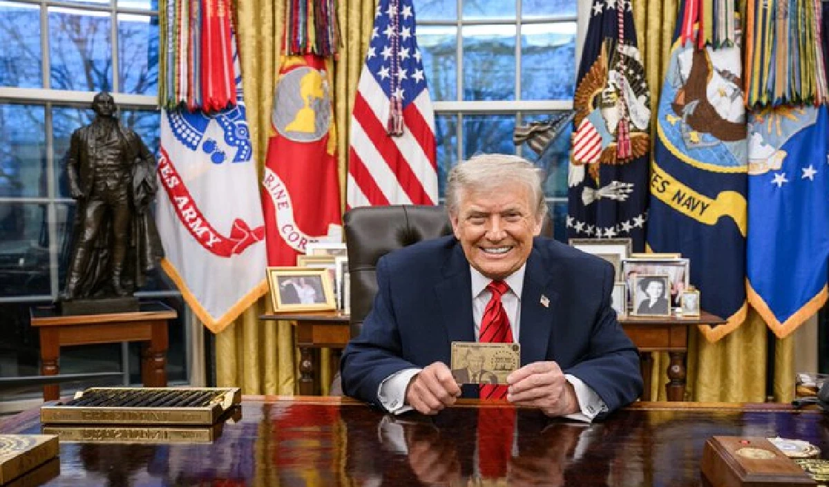 शर्मनाक! गोल्ड कार्ड लॉन्च करते हुए भारतीयों को लेकर ये क्या बोल गए ट्रंप?