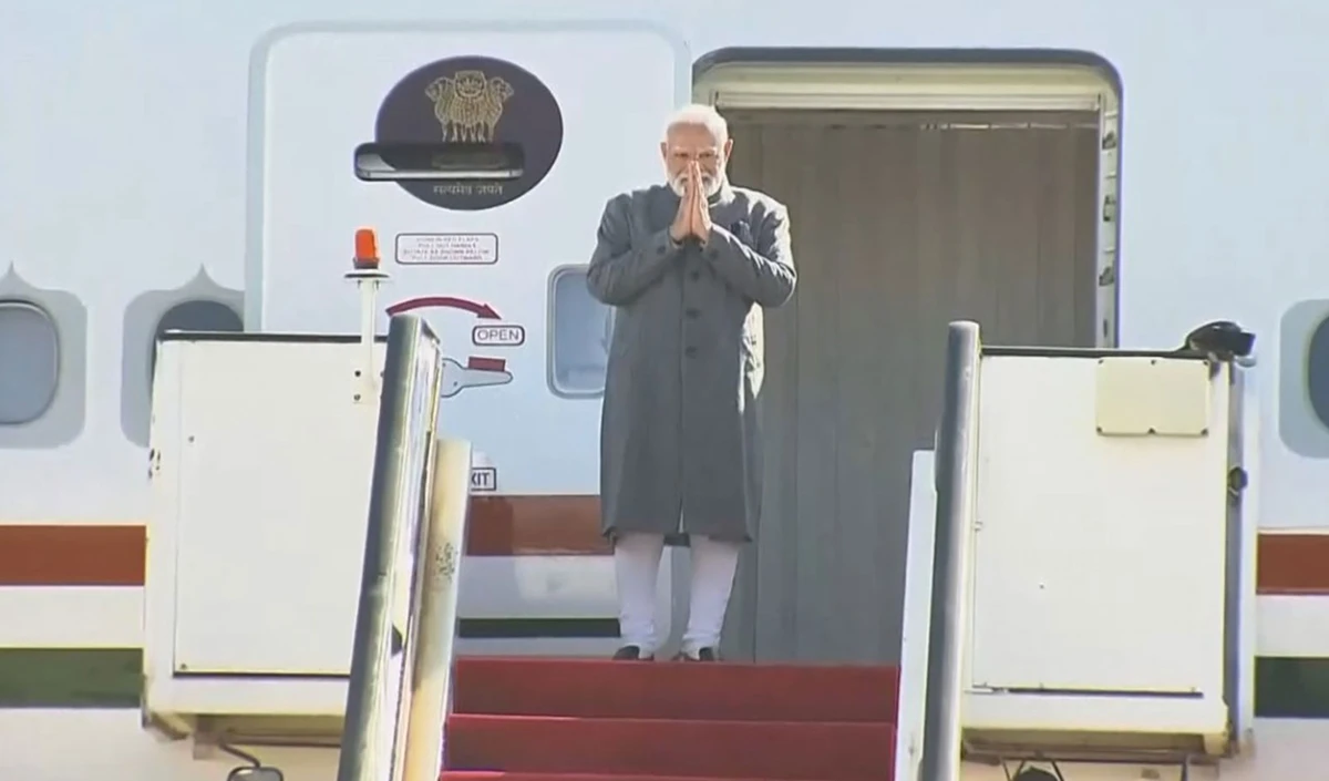 PM Modi in Jordan: अम्मान पहुंचे पीएम मोदी, जॉर्डन के प्रधानमंत्री ने एयरपोर्ट पर किया स्वागत