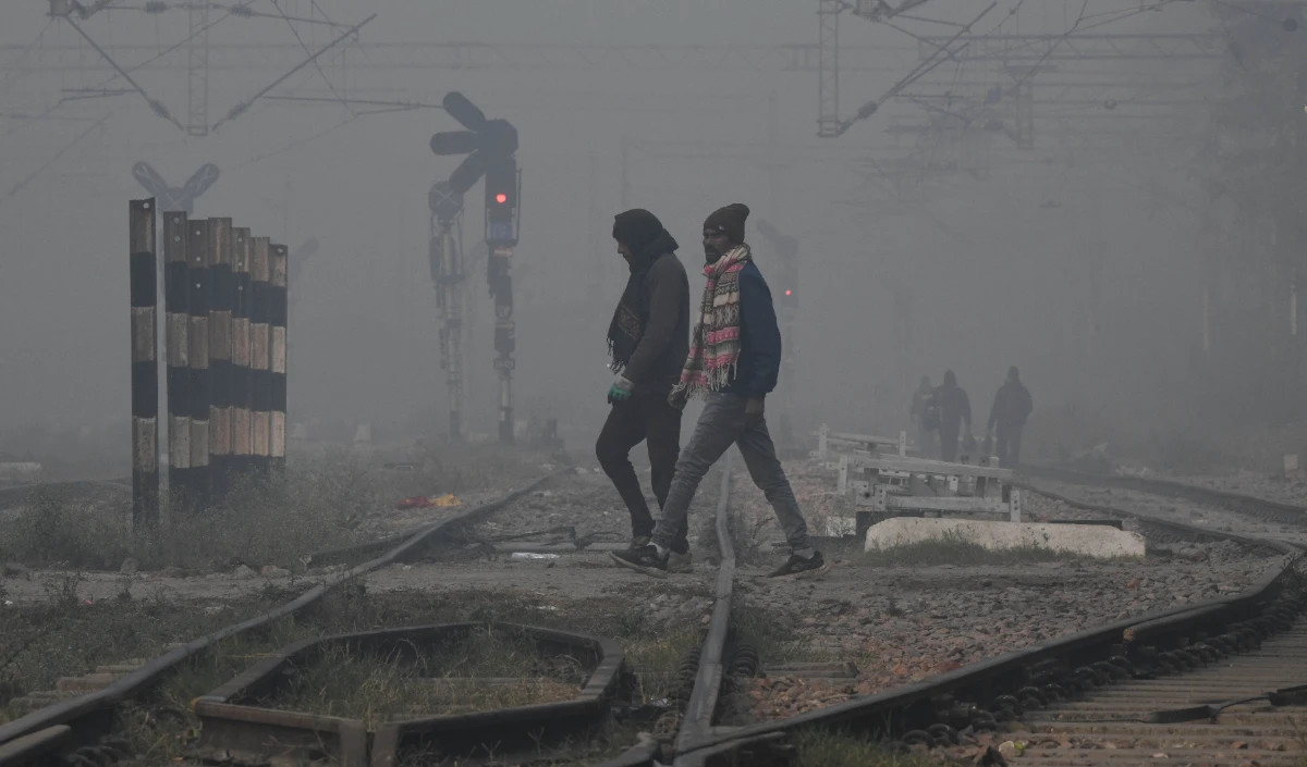 दिल्ली में फिर छाया घना