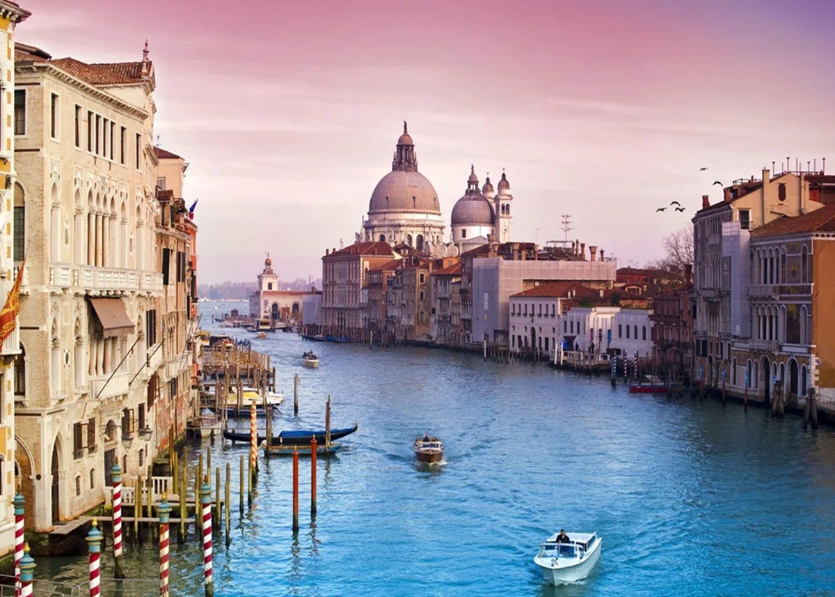 Travel Tips: विदेश यात्रा का सपना पूरा करें, इटली जाने के लिए Schengen Visa के नियम और जरूरी डॉक्यूमेंट्स