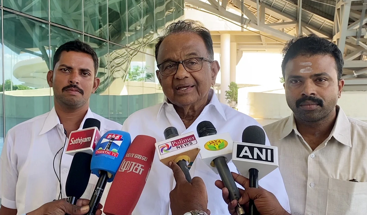 कांग्रेस नेता पी चिदंबरम ने विधेयकों के नाम में हिंदी शब्दों के इस्तेमाल की आलोचना की