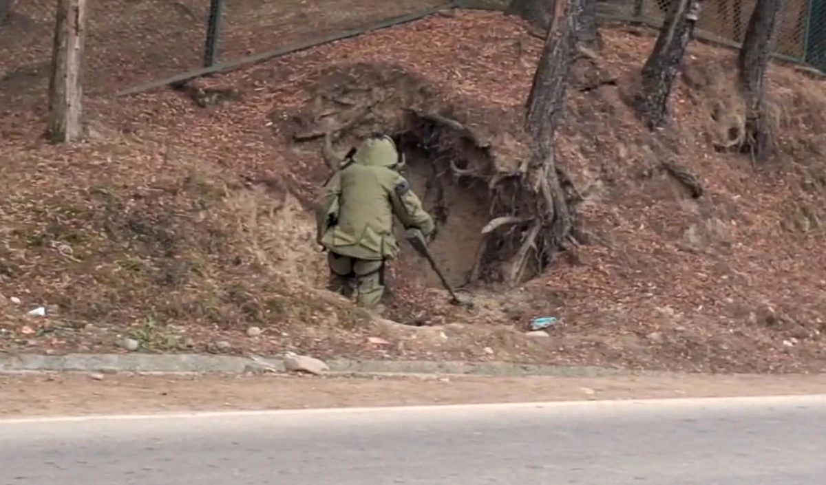 Breaking News: जम्मू-कश्मीर के कुपवाड़ा में बारूदी सुरंग में हुआ विस्फोट, सेना का जवान शहीद