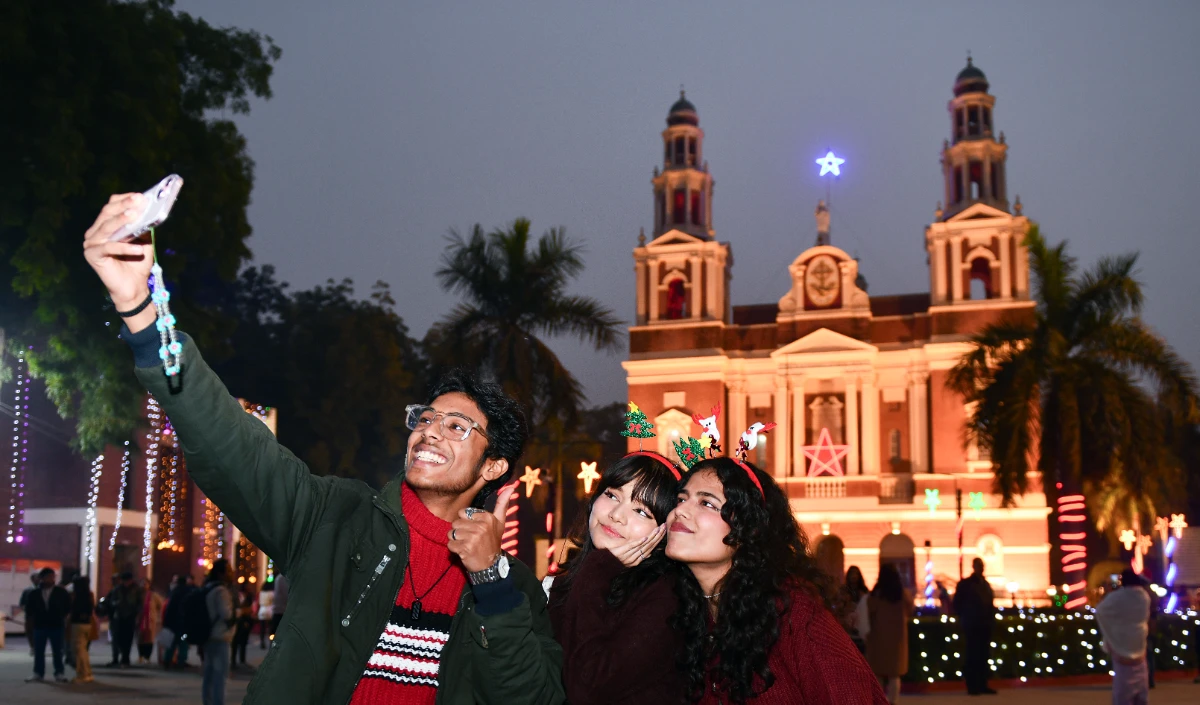 Make your Christmas spectacular Make your Christmas spectacular