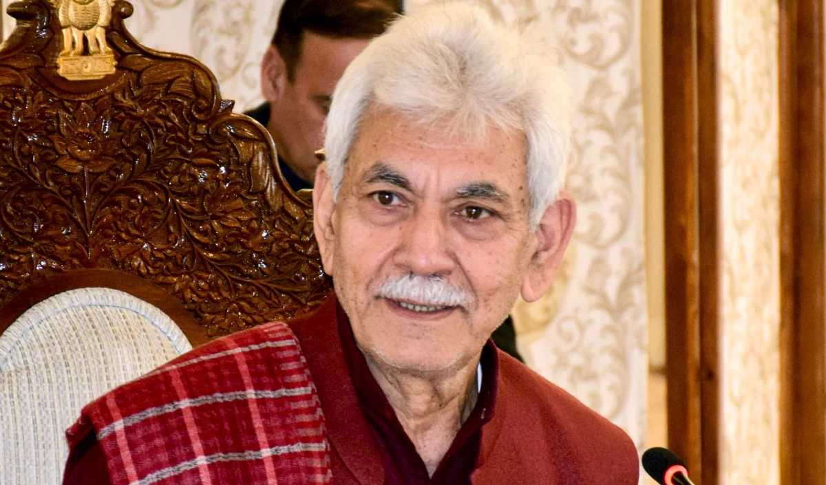 Recruitment Scam: जम्मू-कश्मीर के उपराज्यपाल ने अग्निशमन विभाग के 103 कर्मचारियों की सेवा समाप्त की, जानें ये सख्ती क्यों की गयी?