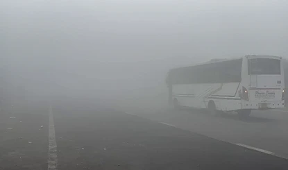 Delhi-Agra Expressway Accident | यमुना एक्सप्रेसवे पर कोहरे के कारण बड़ा हादसा, गाड़ियों की टक्कर में 13 लोगों की जिंदा जलकर मौत, PM ने मदद का ऐलान किया