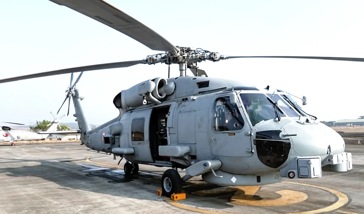 समुंदर की गहराई में अब दुश्मन की खैर नहीं, नेवी में शामिल हुआ MH-60R रोमियो