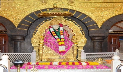 Shirdi Sai Baba Temple: शिरडी साईं बाबा के दर्शन करने का बना रहे प्लान, यहां देखें यात्रा से जुड़ी हर डिटेल्स