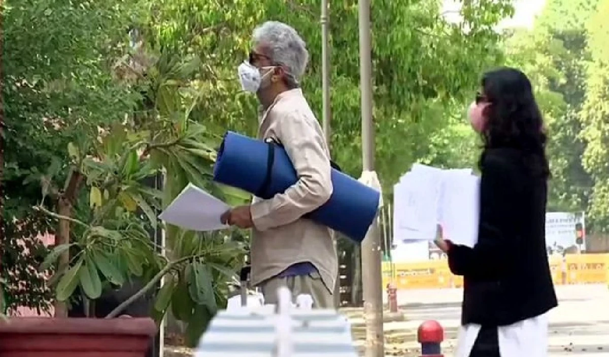 Bhima Koregaon: जमानत की पाबंदियों में ढील, बॉम्बे हाई कोर्ट ने गौतम नवलखा को दिल्ली लौटने की अनुमति दी,