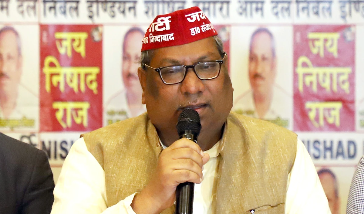 Nitish Kumar Hijab Controversy | नीतीश कुमार के हिजाब हटाने के सपोर्ट में दिए बयान पर संजय निषाद की सफाई, कांग्रेस और समाजवादी पार्टी हुई हमलावर