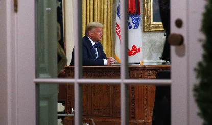 United States: ट्रंप ने ग्रीन कार्ड लॉटरी कार्यक्रम को स्थगित किया