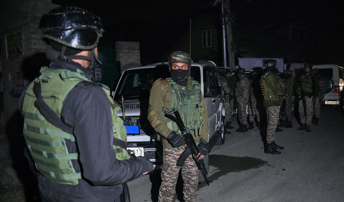 संदिग्ध गतिविधियों से जम्मू-कश्मीर में हाई अलर्ट! सांबा, किश्तवाड़, राजौरी में सुरक्षाबलों का तलाशी अभियान, पुंछ में सेना कमांडर ने लिया जायजा