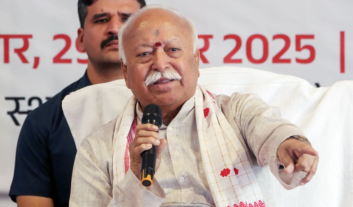RSS को भाजपा से जोड़कर समझना बड़ी गलती, Mohan Bhagwat ने ऐसा क्यों कहा?