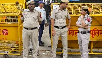 Delhi Dwarka Murder Case | दिल्ली के द्वारका में महिला की गला घोंटकर हत्या, लापता पति के खिलाफ हत्या का मामला दर्ज