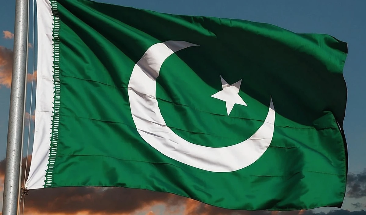 Pakistani Balloon | पाकिस्तान की नापाक हरकत? कुपवाड़ा के बाग में मिला PIA गुब्बारा, सुरक्षा बलों की चौकसी बढ़ी