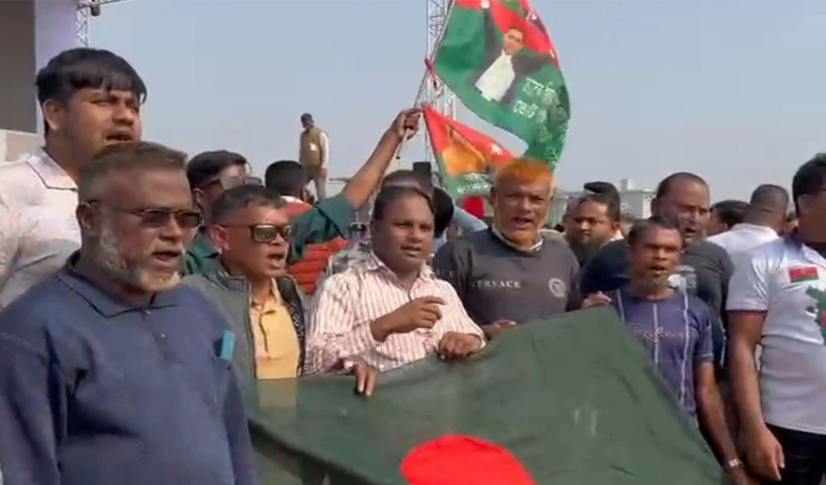 बांग्लादेश में यूनुस की होगी छुट्टी! चुनाव की आहट के बीच 17 साल बाद ग्रैंड वेलकम के साथ तारिक रहमान की वापसी 