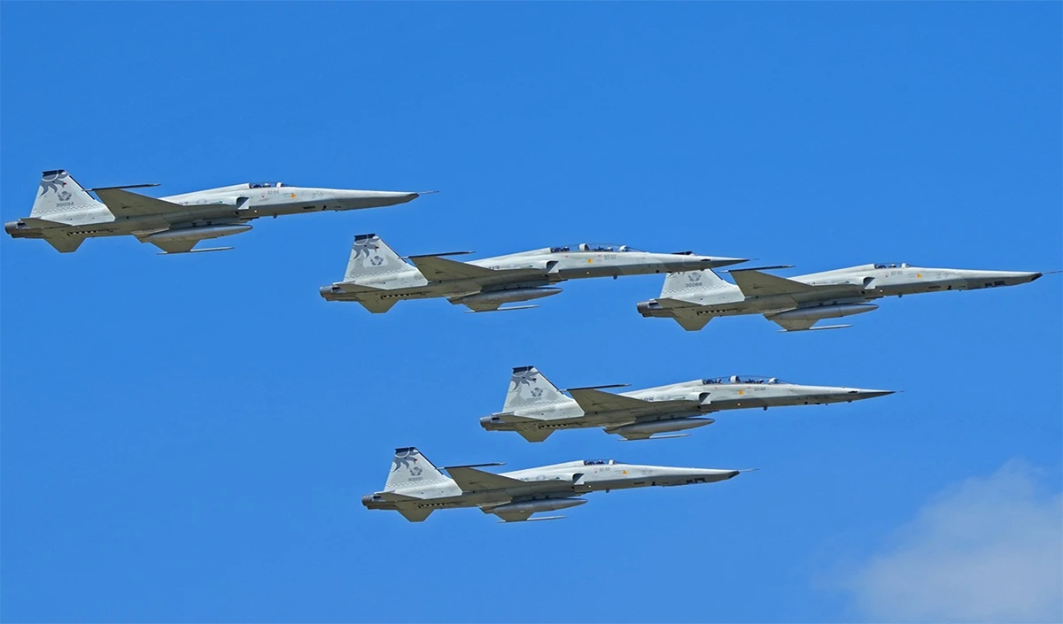 ताइवान की सीमा पर चीन की आक्रामकता, ADIZ में 12 विमानों की घुसपैठ, सेना अलर्ट