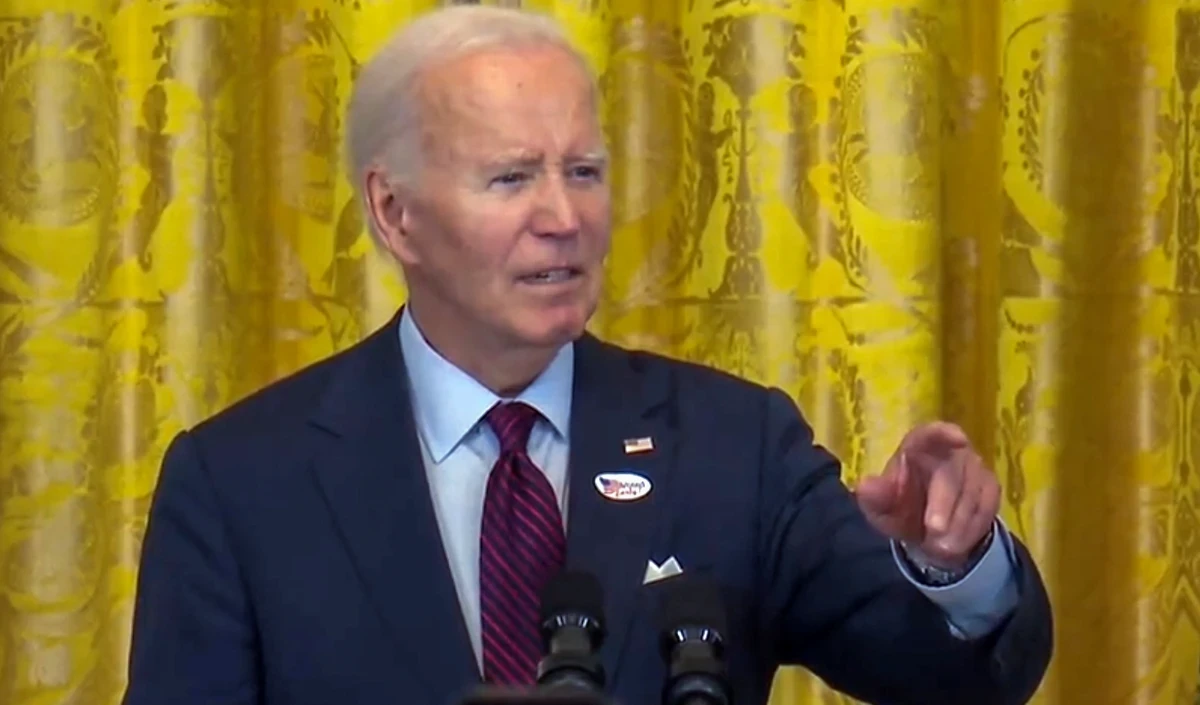 Joe Biden की क्रिसमस फैमिली फोटो क्यों हुई सोशल मीडिया पर वायरल, कहां छुप गये  बाइडन?