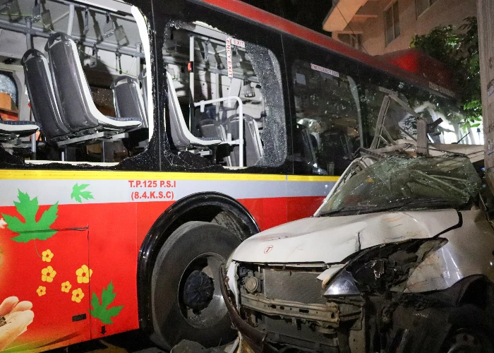 मुंबई बस हादसा: फुटपाथ पर अतिक्रमण ने ली 4 की जान, चश्मदीदों का दर्दनाक बयान