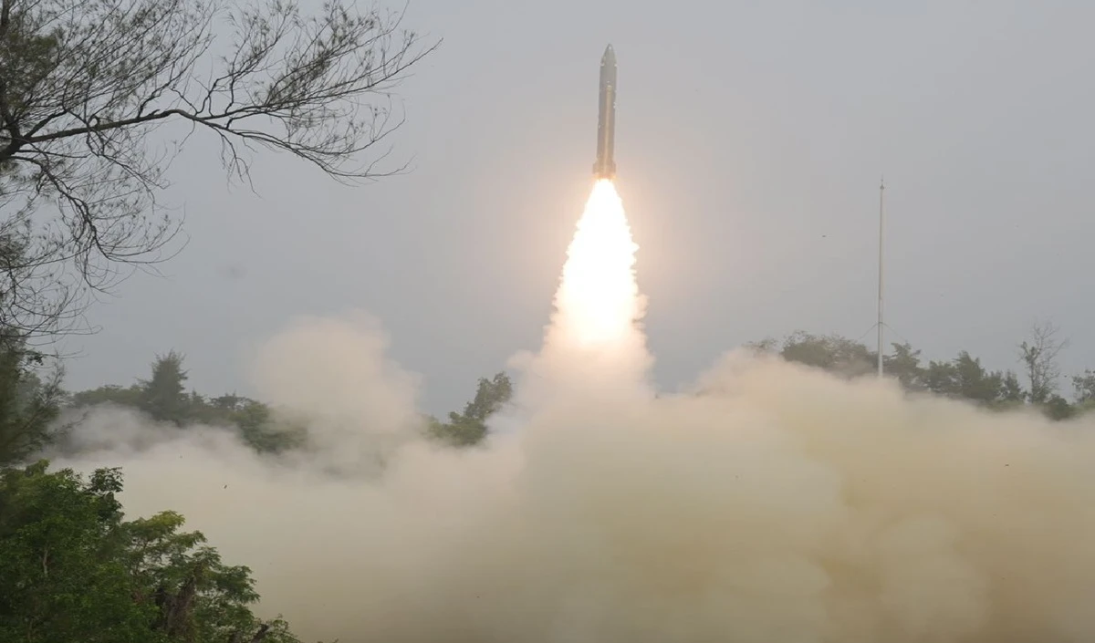 नए साल के जश्न की तैयारी में दुनिया, इधर भारत ने बैक-टू-बैक दागी दो