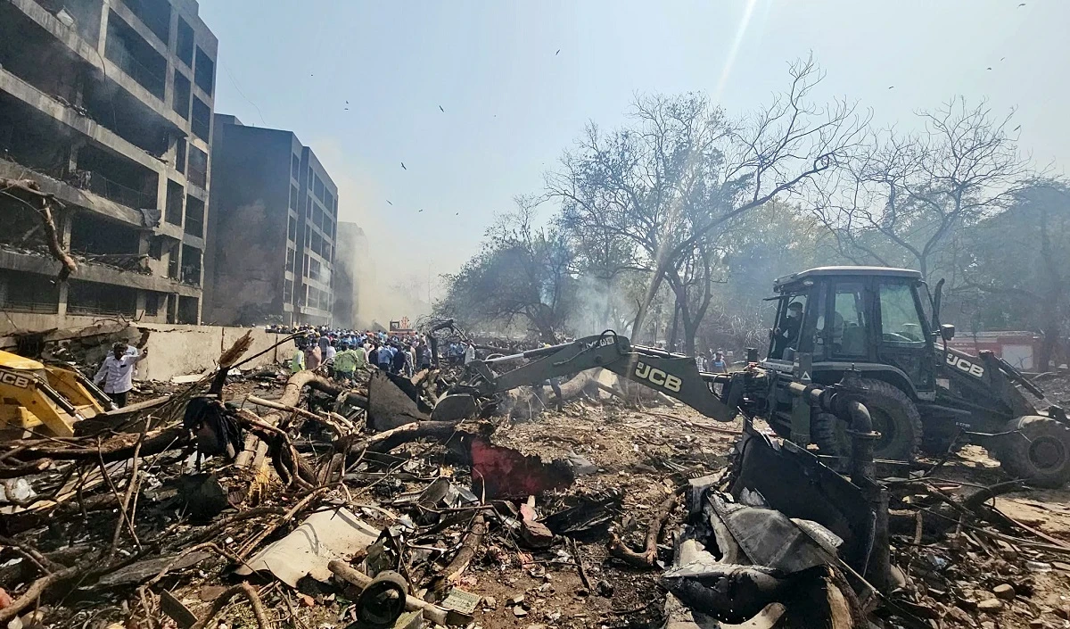 एअर इंडिया दुर्घटना: शवों में ‘विषाक्त’ पदार्थ, अंतरराष्ट्रीय चिंता उजागर Air India Crash Concerns news image