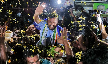 बलात्कार के आरोपी MLA की जमानत अर्जी खारिज, केरल कांग्रेस ने भी दिखाया बाहर का रास्ता