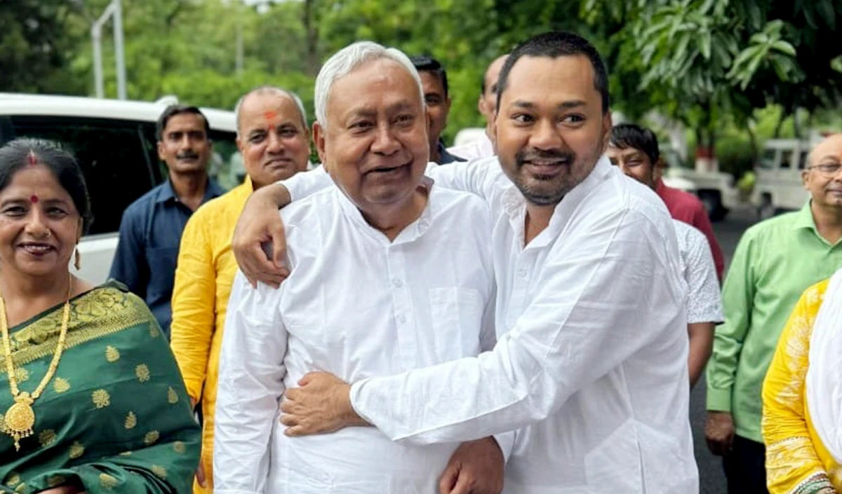नीतीश के बेटे निशांत कुमार का राजनीति में पदार्पण? जेडीयू नेताओं ने दिए बड़े संकेत
