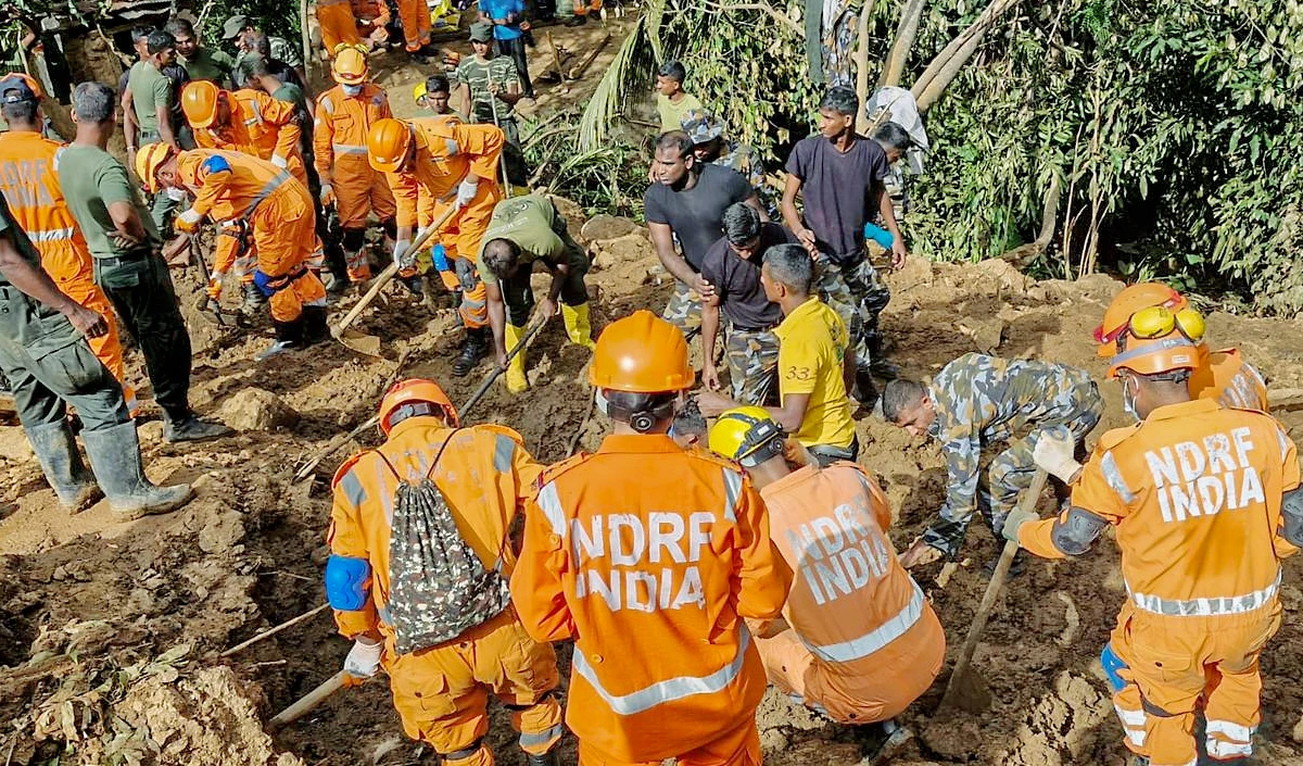 भारतीय वायु सेना की मदद से श्रीलंका में बहाल हो रहा सड़क संपर्क, 